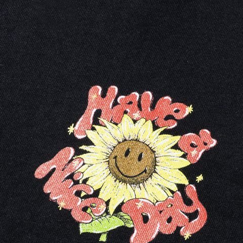 SMILEY SUNFLOWER T-SHIRT | 마켓스튜디오 티셔츠 - Image 2