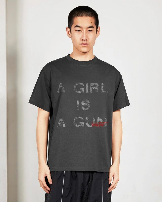 GIRL IS A GUN FADED T-SHIRT - VINTAGE BLACK | Pleasures 티셔츠 - Image 2