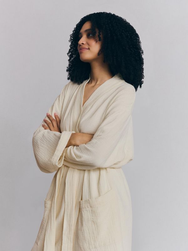 Piglet in Bed Pearl Cotton Gauze Robe - Image 3